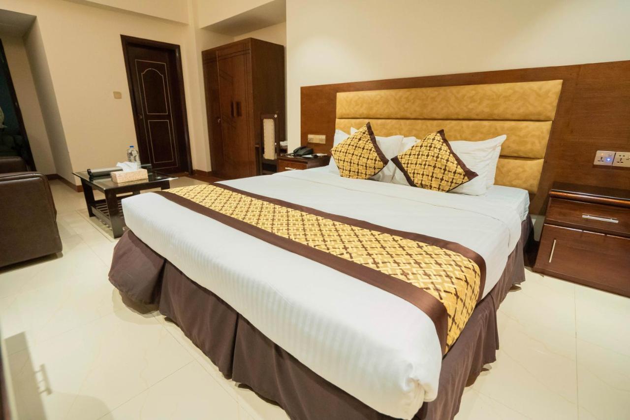 Central Inn Dhaka Buitenkant foto