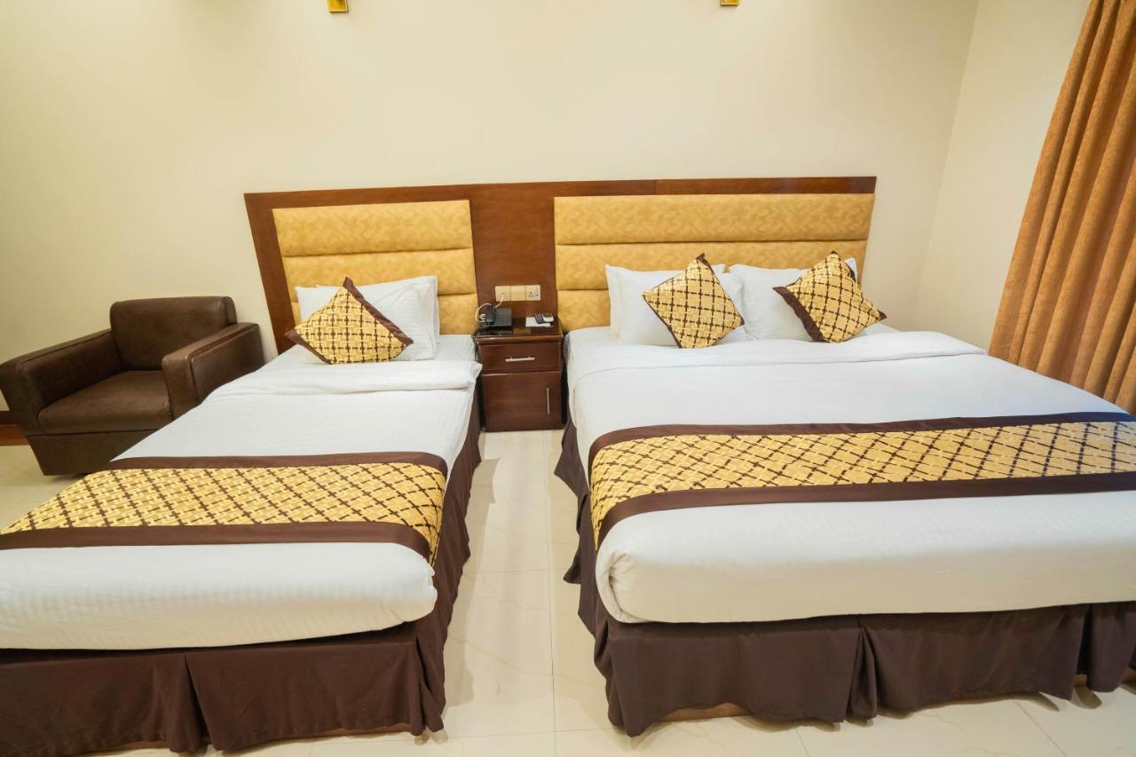 Central Inn Dhaka Buitenkant foto